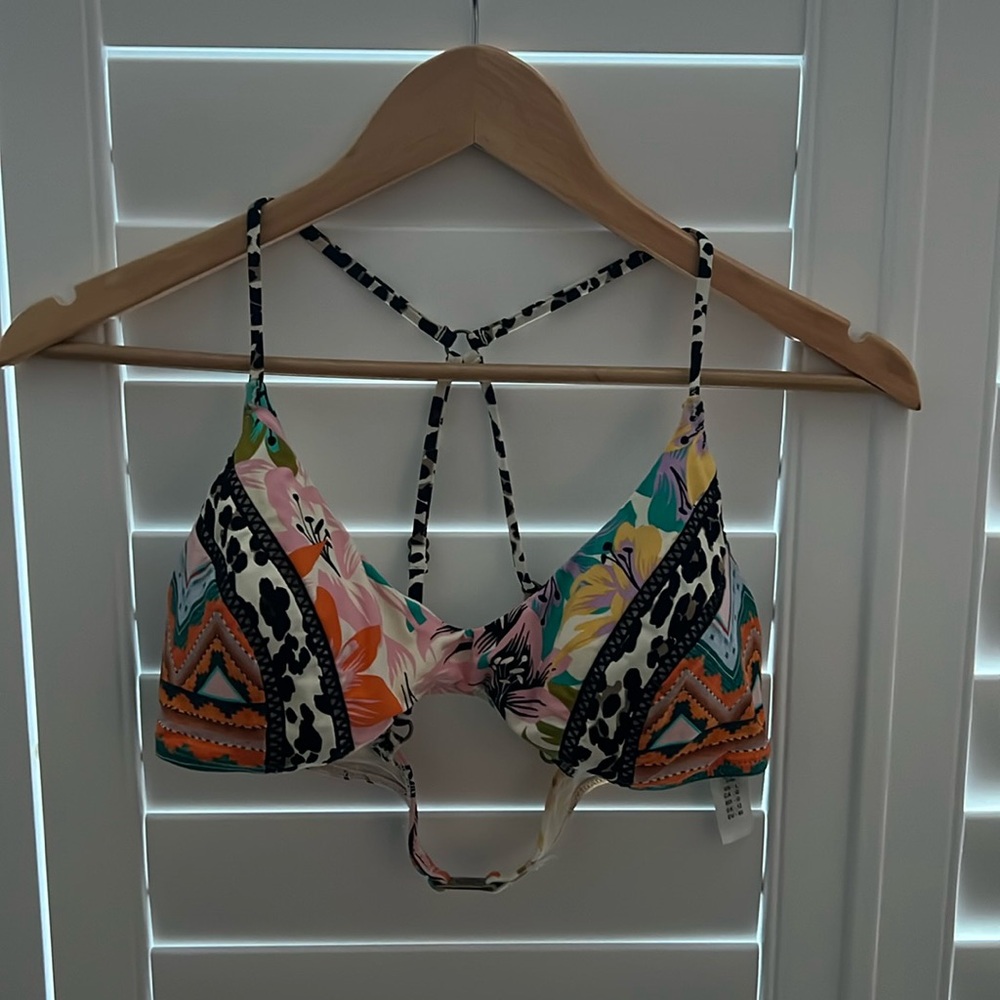 NWOT Nanette Lepore Women’s Swim Suit. Adjustable Top and Bottom size Large
